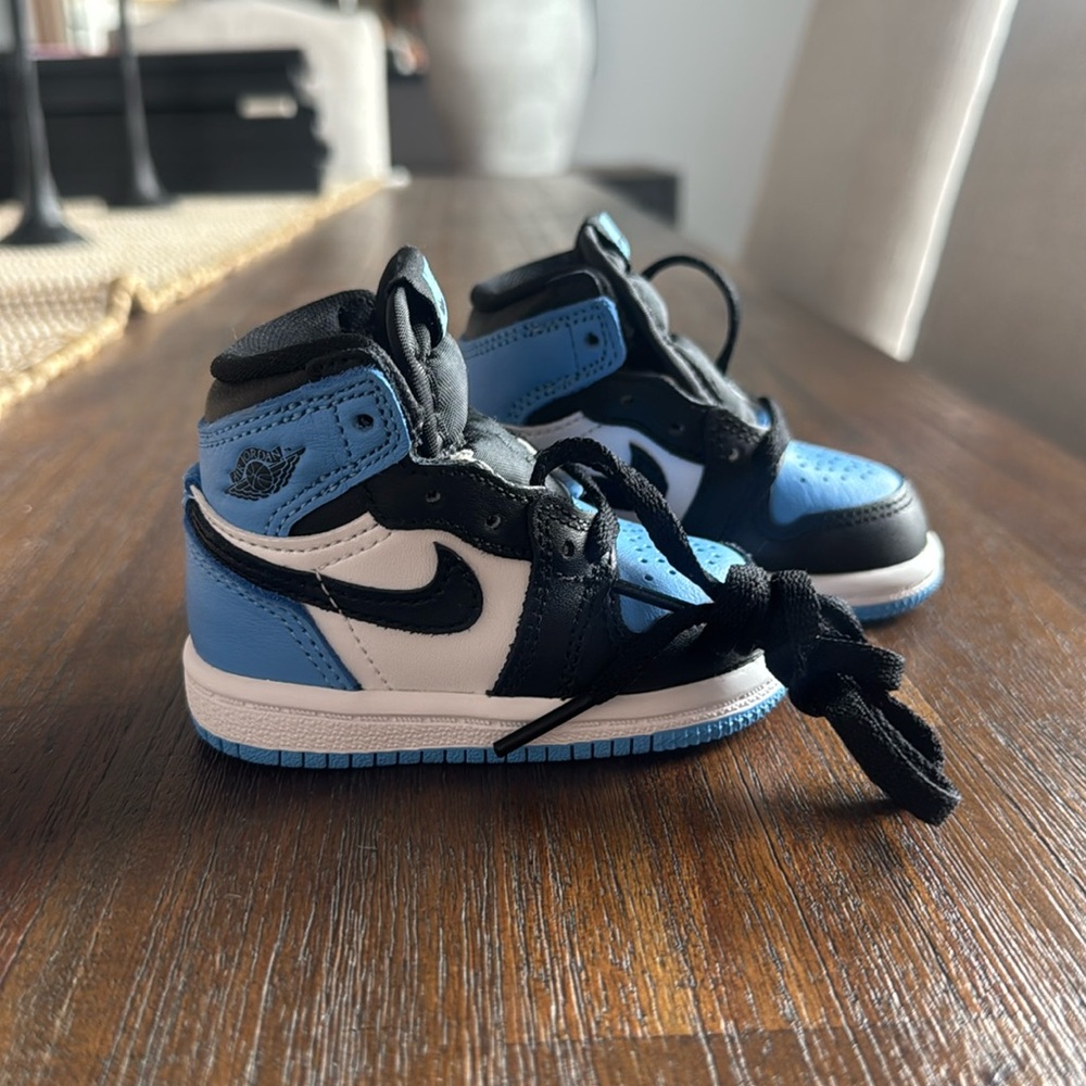 Nike Air Jordan 1 Retro High OG TD Size 3C